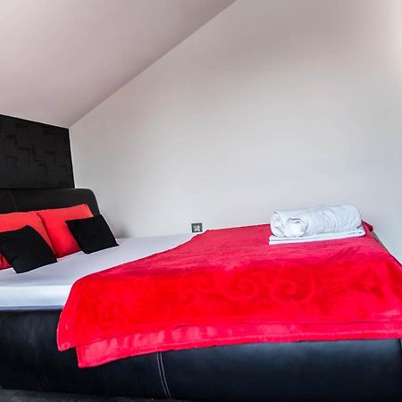 Guest House Vila Salute Ниш Экстерьер фото